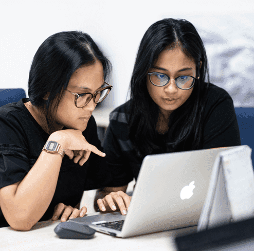Discussion between two girls